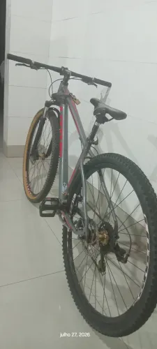 Bicicleta Lotus Aro 29 Freio a Disco 21 Marchas Ótimo Estado