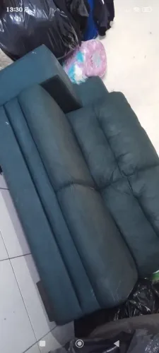 Sofá de 2 acentos em boas condições entrego no local