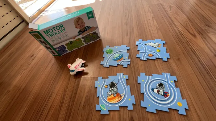 PISTA INFANTIL COM CARRINHO - BRINQUEDO EDUCATIVO INTERATIVO