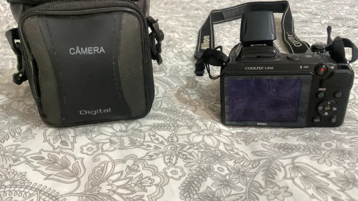 Câmera digital seminova