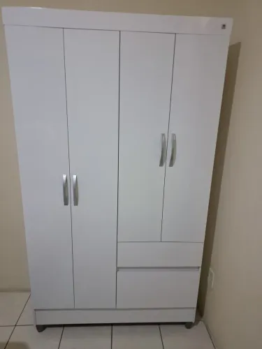 Guarda roupas infantil novo sem uso.