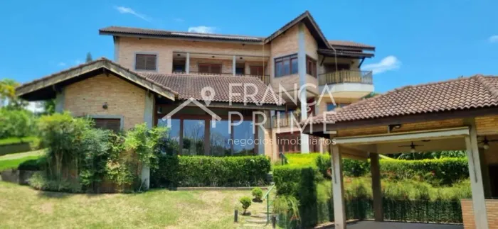 VENDO CASA EM CONDOMÍNIO FECHADO ? Alto Padrão, 5 Suítes 1.550m² de Terreno Lazer Completo
