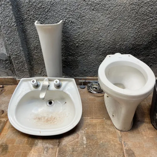 Pia de banheiro, vaso sanitário lavabo