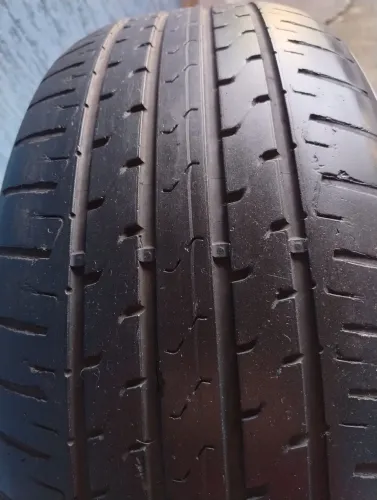 Pneu usado porem em boas condições de uso 235/55 AR19