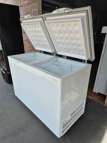 Freezer Fricon 220 volts 400 lts