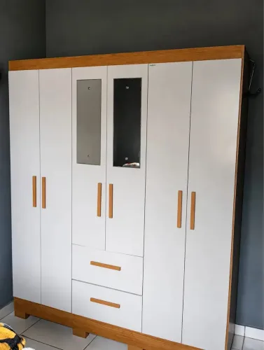 Guarda roupa novo