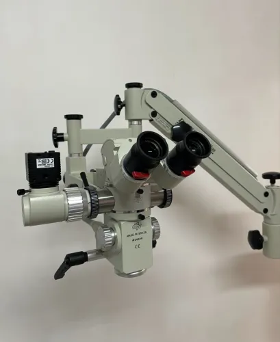 Microscópio Odontológico