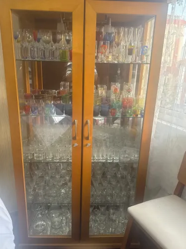 Cristaleira completa com copos