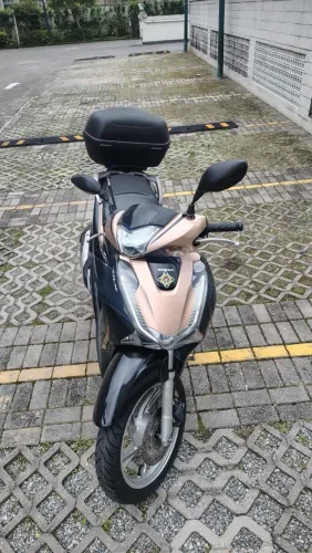 Vendo moto muito nova SH 150i