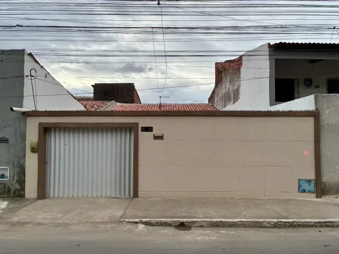 Casa com Piscina - Novo Maracanaú