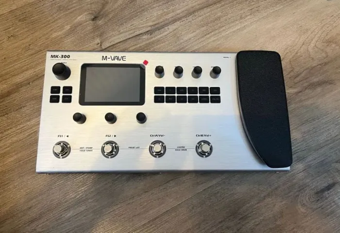 Pedaleira Multi-efeitos MK-300