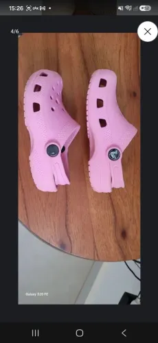 Crocs menina
