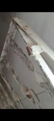 Gradeado de ferro para janela pequena medindo 0,59x1,10