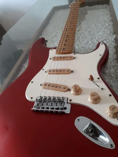 Fender Standard-Candy Aple Red