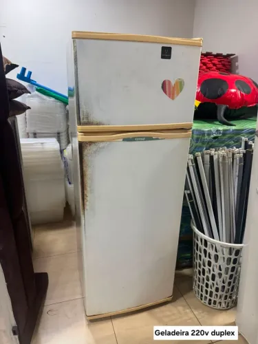 Geladeira 220v duplex - $399,99 A vista ou 12x 38,06 no cartão de crédito