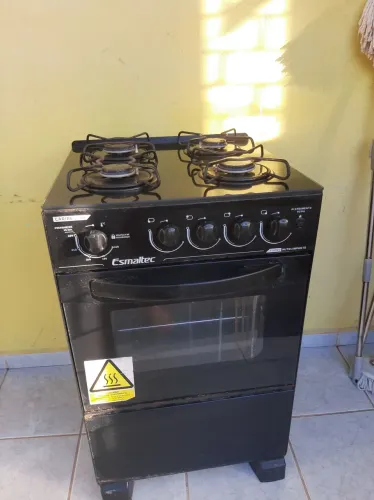 Fogão Esmaltec funcionando 3 bocas e o forno