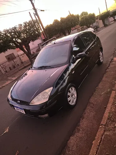 Ford Focus Ghia/ XR 2.0 /ghia 2.0 16V Flex 5P 2004