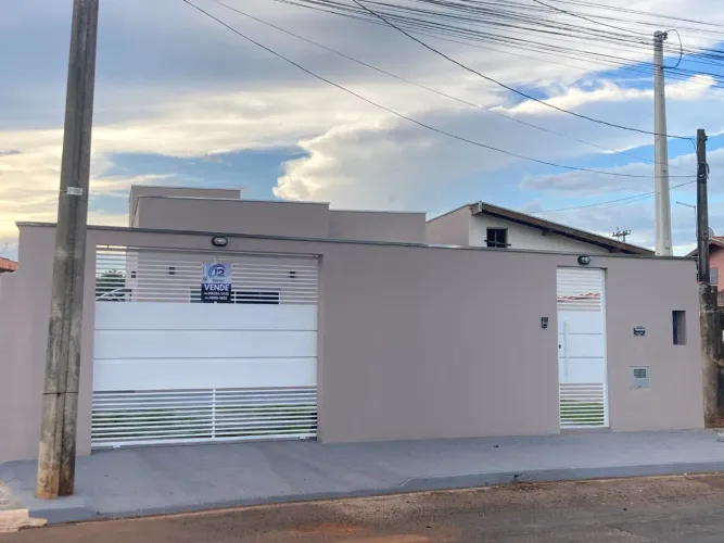 Casa com 3 dorm para alugar, 95 m² por R$ 2.750/mês - Jardim Planalto - Santo Antônio de P