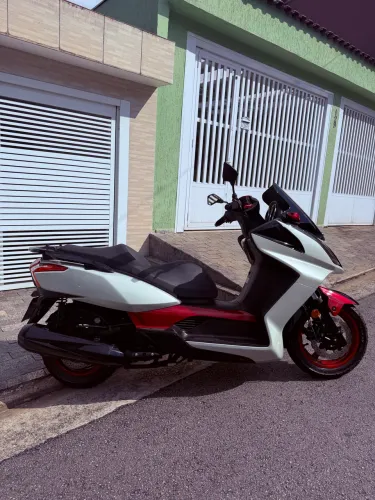 KIMCO DOWNTOWN 300i IMPECÁVEL 