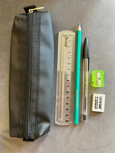 Kit escolar com estojo