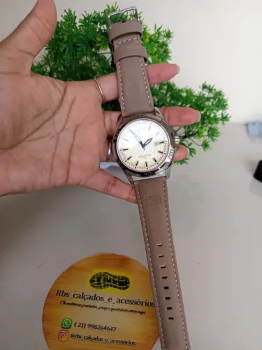 Relógio Masculino original luxo com pulseiras de couro novo e lacrado
