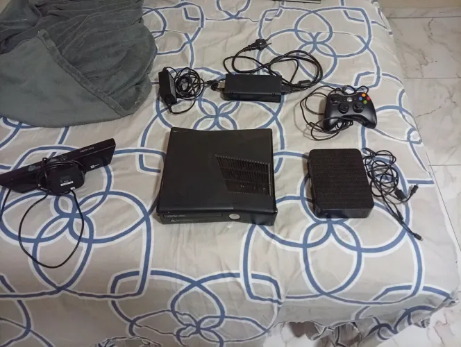 Xbox 360 desbloqueado com Kinect e 1 controle