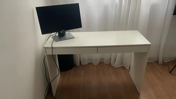 Escrivaninha Branca 120 cm e Monitor 27