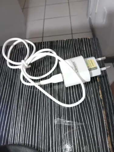 Carregador de celular alternativo