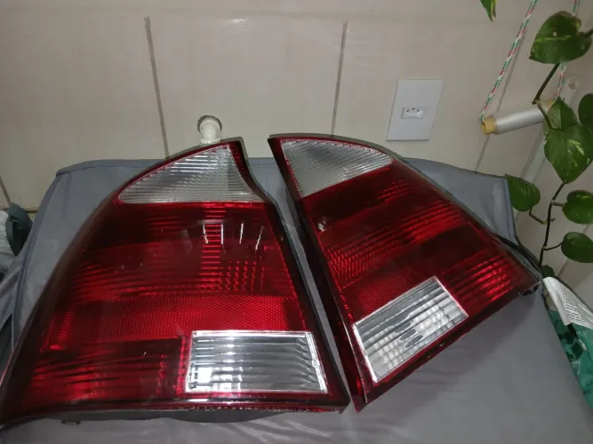 Par Lanterna Traseira Chevrolet Corsa Sedan 2003/07 Cristal