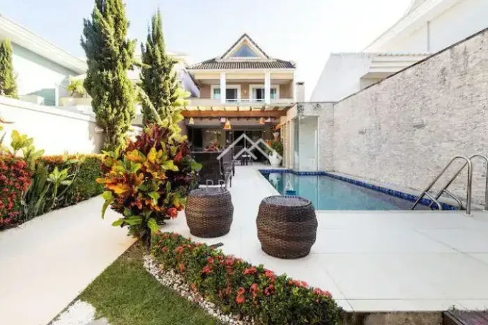 Casa exclusiva para locação de Temporada ( DIÁRIA) na Barra da Tijuca!