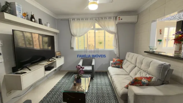 Apartamento térreo à venda com 2 quartos quintal Marapé Santos/SP