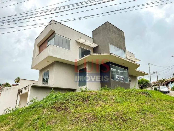 Casa com 4 dormitórios para alugar, 260 m² por R$ 4.940,00/mês - Rio do Ouro - São Gonçalo