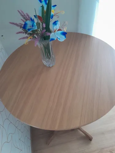 Mesa d madeira mdf.usada bem conservada