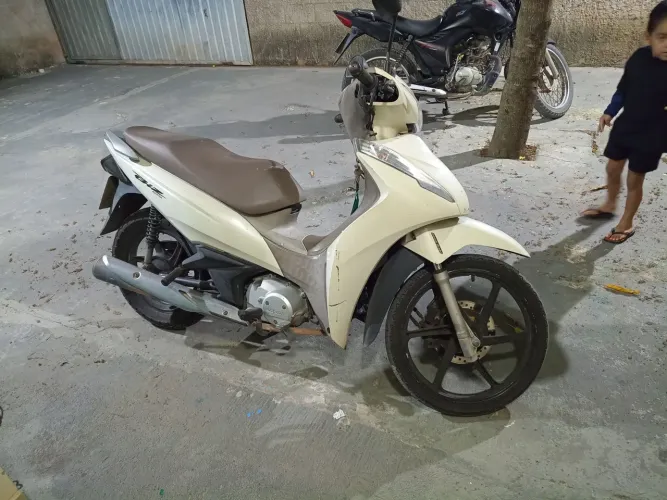 Honda biz única dona