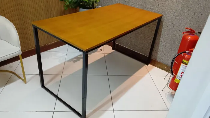 Mesa escritório ou jantar ( feita sob encomenda)