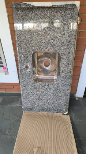 Pia de Granito 1,20x60 Completa com Cuba Inox, Válvula e Frontão - Nova