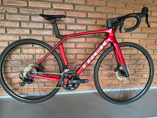 Trek Madone geração 8 Sl5 com 100km rodados