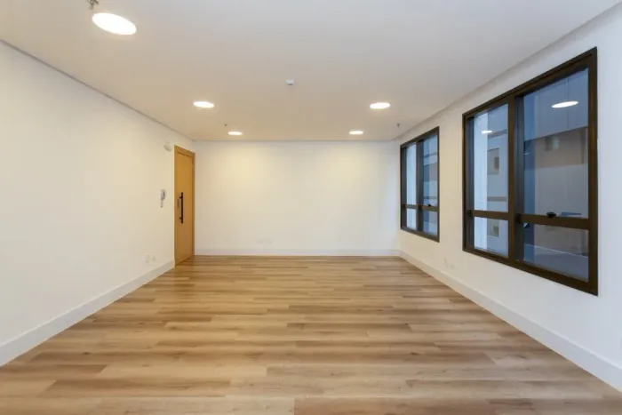 Cjto Comercial_Sala para alugar por R$ 2500.00, 36.61 m2 - CABRAL - CURITIBA/PR