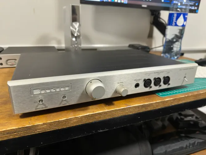 Pré amplificador e amp de fone Bryston BHA-1