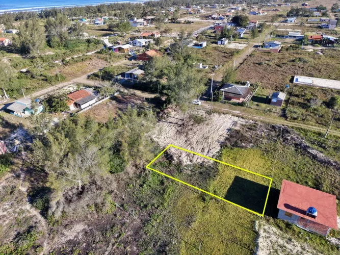 Lote a 250m da beira mar