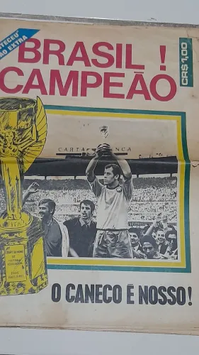Jornais originais sobre a Copa De Futebol de 1970.
