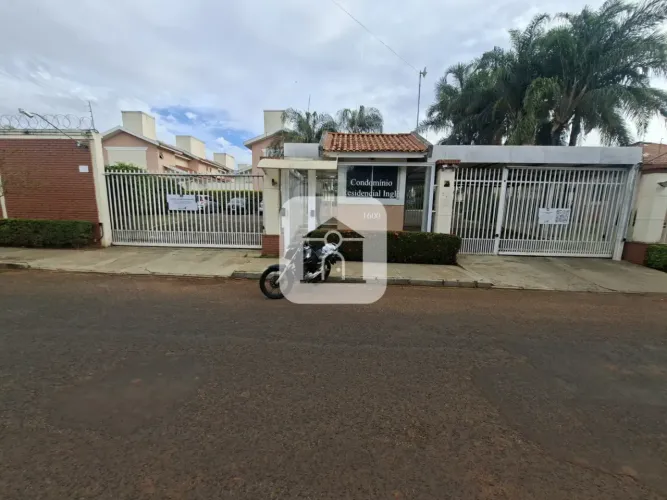 Casa sobrado em condomínio para locação no bairro Jardim Karaíba