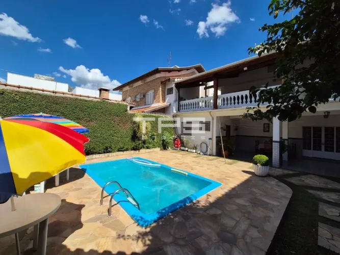 Casa com 4 dormitórios à venda, 353 m² - Vila Paraíba - Guaratinguetá/SP