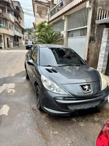 Peugeot 207 Sedan Passion XR 1.4 Flex 8V 4P 2012