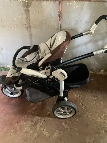 Vendo carrinho de bebê