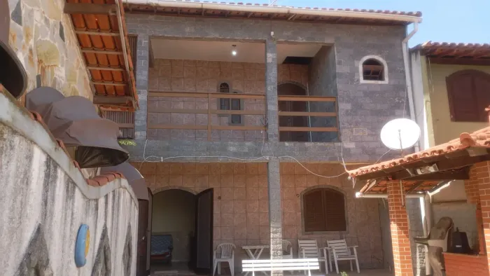ESPAÇOSA CASA PARA LOCAÇÃO MOBILIADA NO BAIRRO PARATY -ARARUAMA-RJ