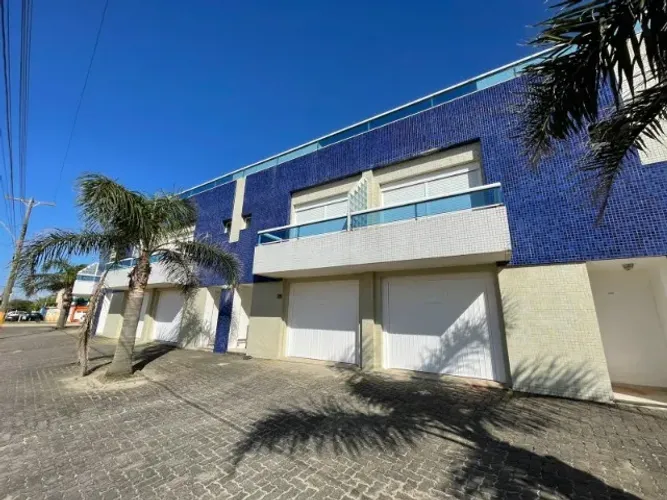 PRAIA DO CASSINO - SOBRADOS A VENDA MOBILIADOS, PRÓXIMOS A PRAIA E AVENIDA RIO GRANDE.