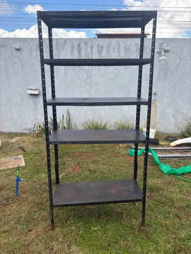 Prateleira de aço