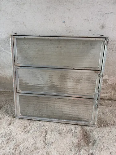 VITROR DE ALUMÍNIO 60X60 USADO