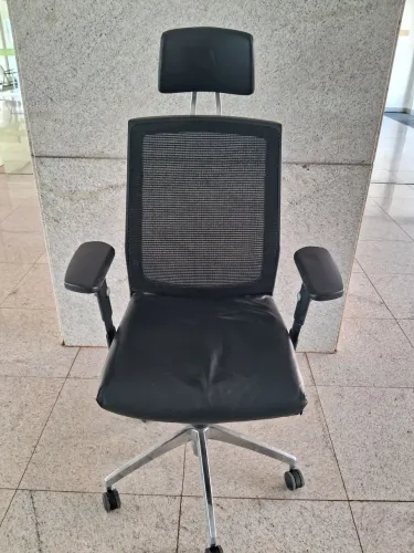 Vendo cadeira de escritório